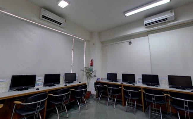 IMT, Ghaziabad Labs 1.webp