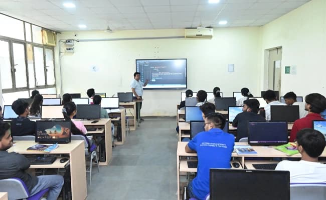 ITM University, Gwalior Classroom 1.webp