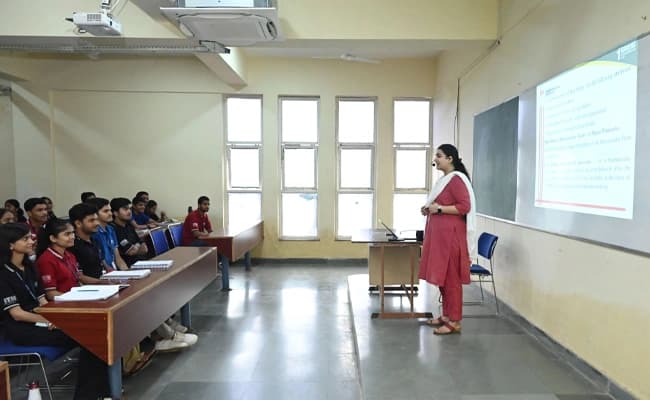 ITM University, Gwalior Classroom 2.webp
