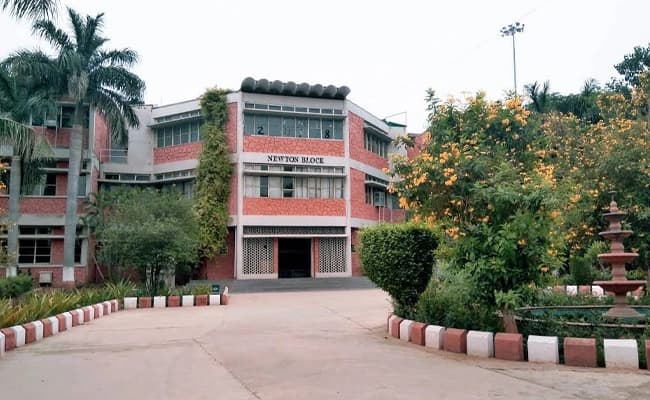 ITM University, Gwalior Labs 1.webp
