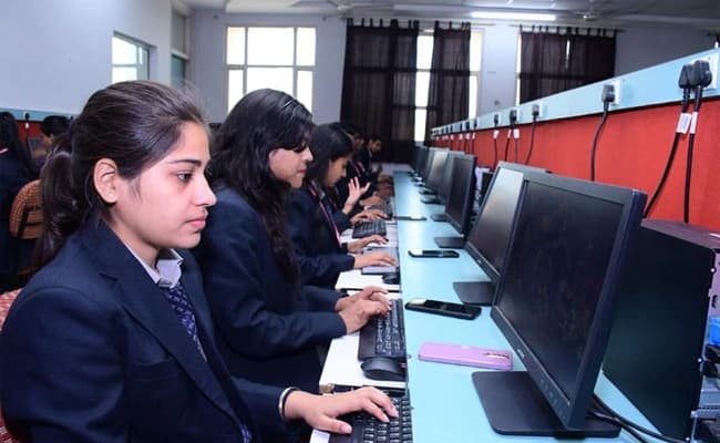 ITS College, Greater Noida Labs 1.webp