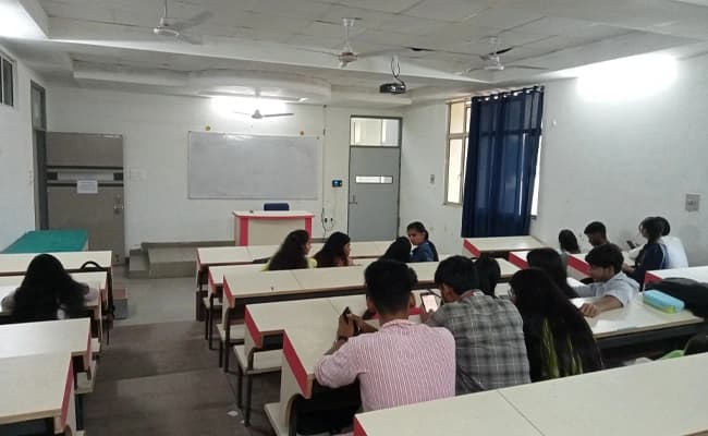 ITSCHWS, Greater Noida Classroom 2.webp