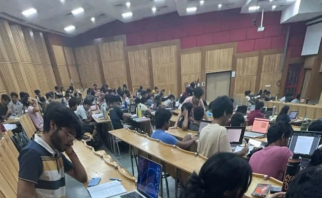 ITSCHWS, Greater Noida Classroom 3.webp