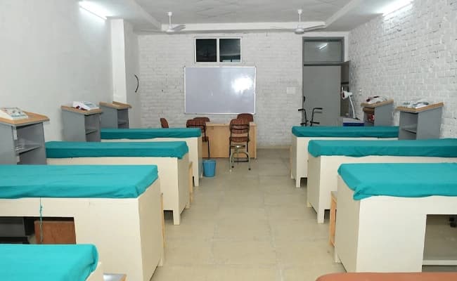 ITSCHWS, Greater Noida Labs 1.webp