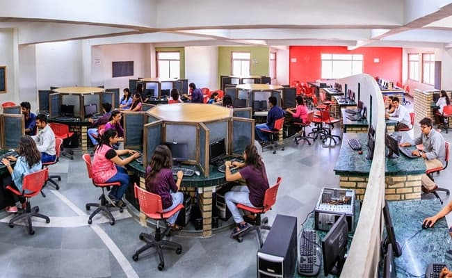Indus University, Ahmedabad Labs 1.webp