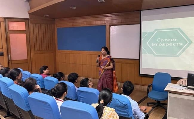 JBS, Noida Classroom 1.webp