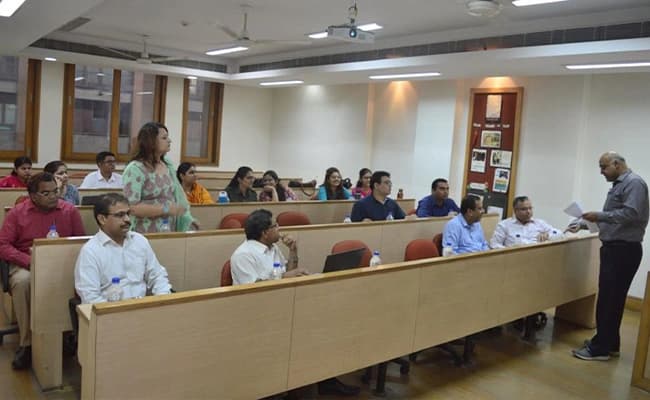 JBS, Noida Classroom 3.webp