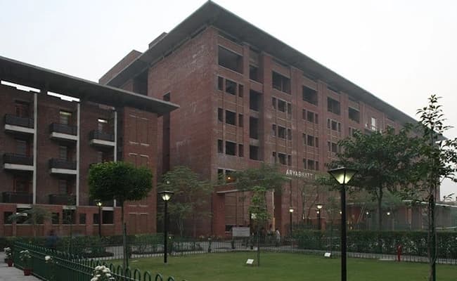 JBS, Noida Infra 3.webp