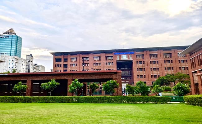 JBS, Noida Infra 4.webp