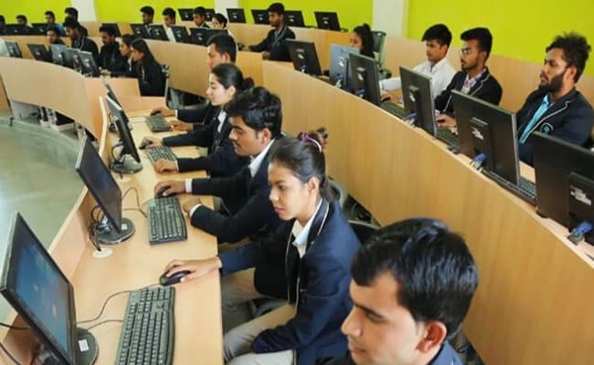 JLU, Bhopal Labs 1.webp