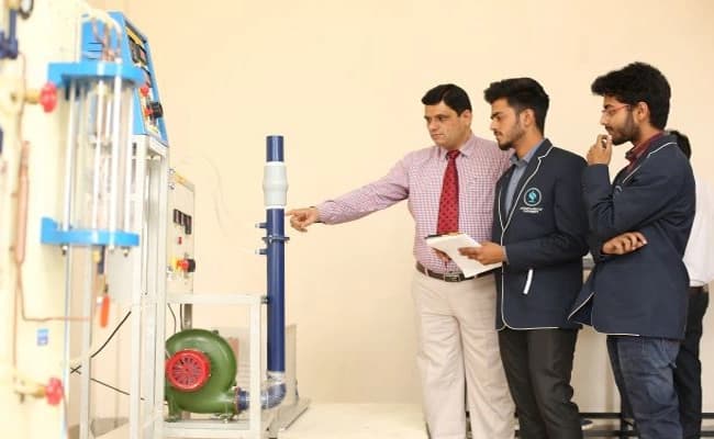 JLU, Bhopal Labs 2.webp