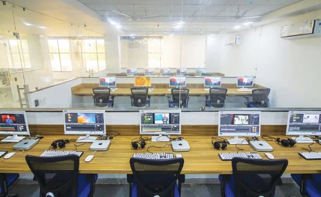 JLU, Bhopal Labs 3.webp