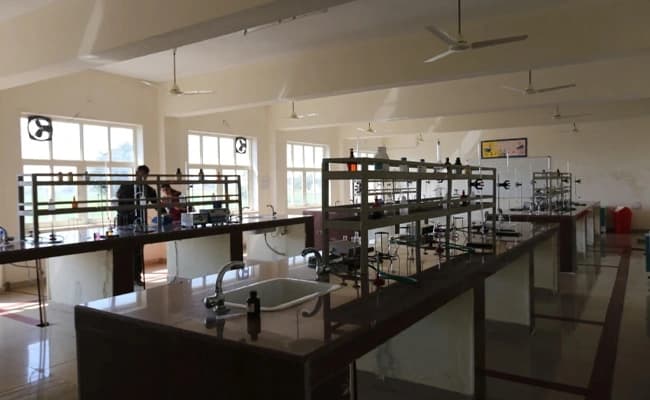 JLU, Bhopal Labs 4.webp