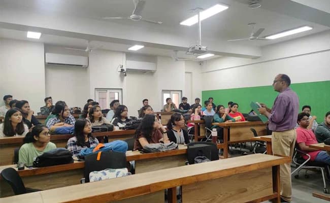 KIIT, Bhubaneswar Classroom 2.webp