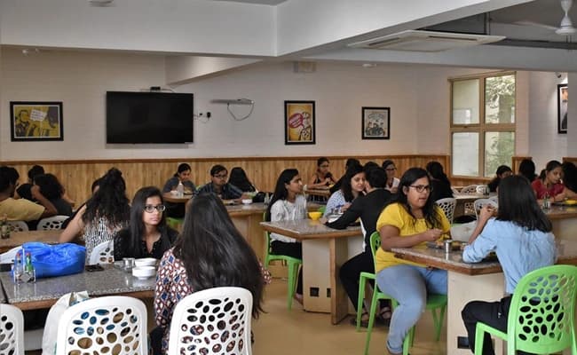 Karnavati University, Ahmedabad Cafe 1.webp