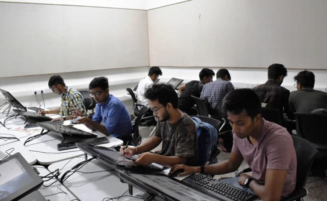 Karnavati University, Ahmedabad Labs 1.webp