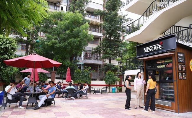 LBSIM Delhi Cafeteria 2.webp