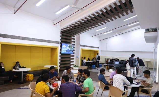 LBSIM Delhi Cafeteria 3.webp