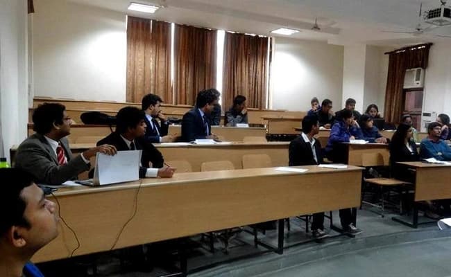 LBSIM Delhi Classroom 3.webp