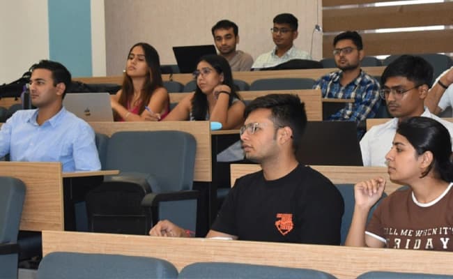 LBSIM Delhi Classroom 5.webp