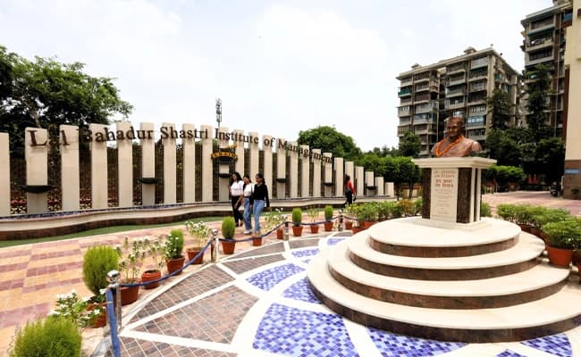 LBSIM Delhi Ground 1.webp