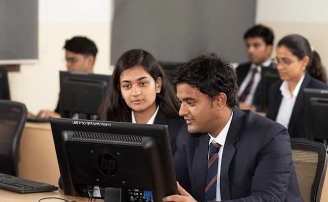 LBSIM Delhi Labs 4.webp
