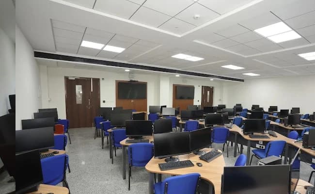 LIBA Nungambakkam Labs 1.webp