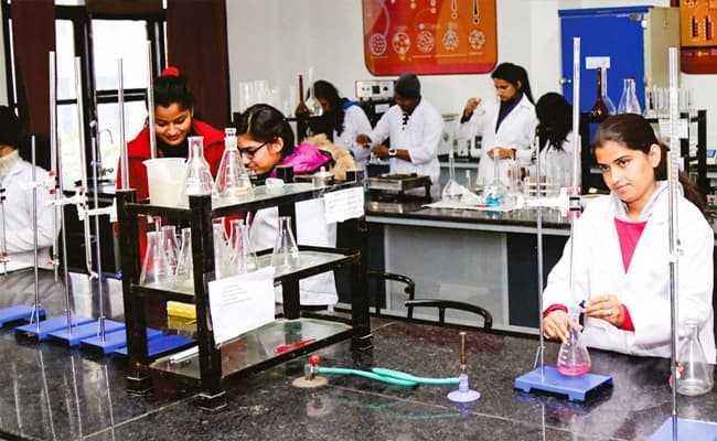 LPU, Jalandhar Labs 2.webp