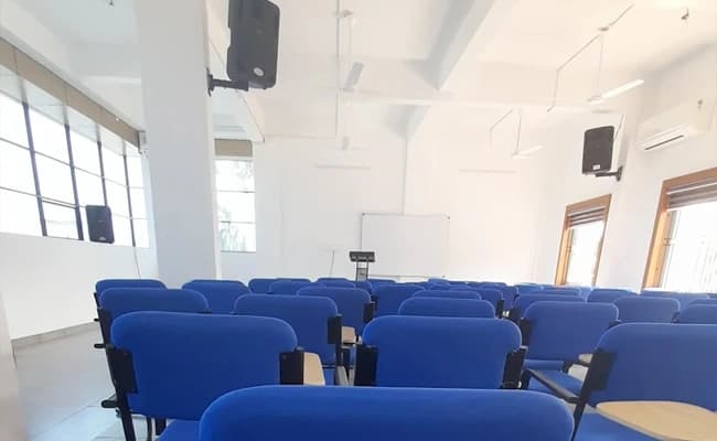 Leaders College, Kannur  Classroom 1.webp