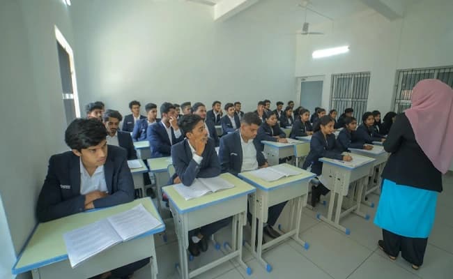Leaders College, Kannur  Classroom 2.webp