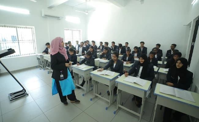 Leaders College, Kannur  Classroom 3.webp