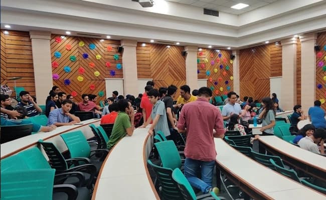 MDI Gurgaon Classroom 2.webp