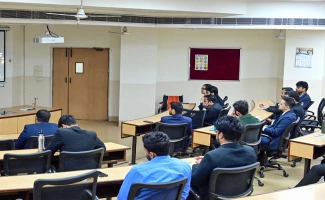 MDI Gurgaon Classroom 4.webp