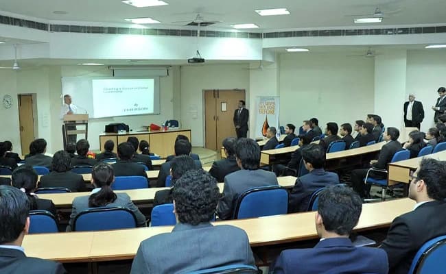 MDI Gurgaon Classroom 5.webp