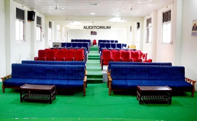 MLRSM, Lucknow Classroom 1.webp