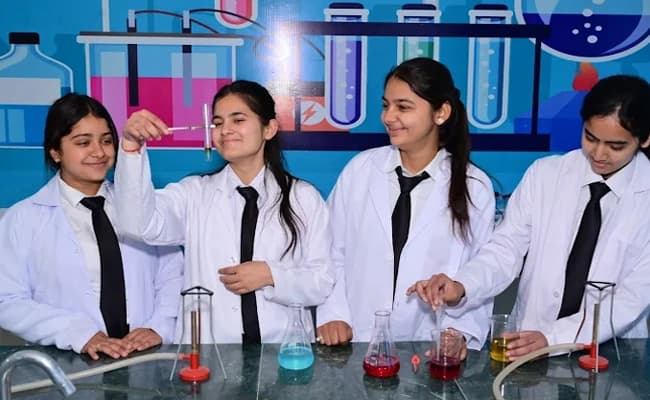 MPU, Nainital Labs 5.webp