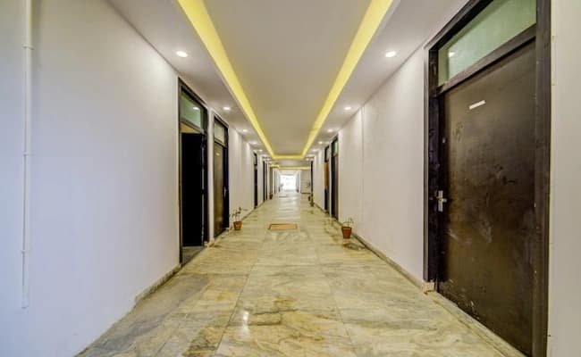 NIMT, Greater Noida Classroom 1.webp