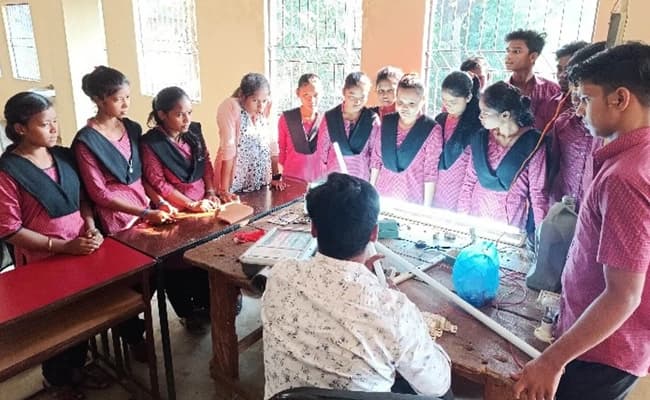 Nirmana-Group-of-Institution-Lab-6.webp