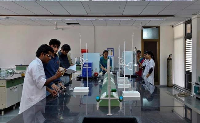 PDPU, Gandhinagar Laboratory 1.webp