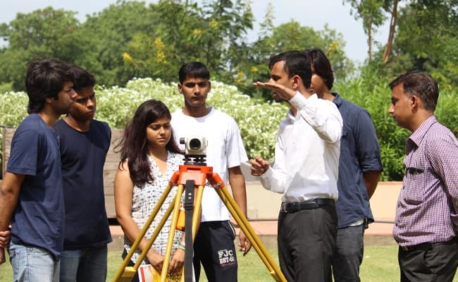 PDPU, Gandhinagar Laboratory 12.webp