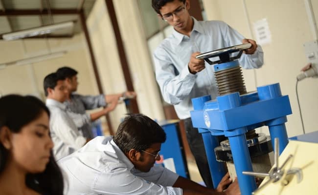 PDPU, Gandhinagar Laboratory 13.webp