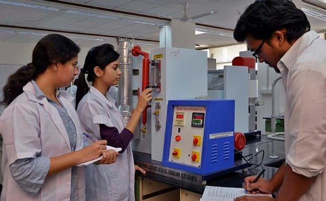 PDPU, Gandhinagar Laboratory 2.webp