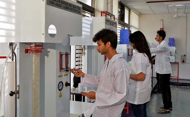 PDPU, Gandhinagar Laboratory 3.webp