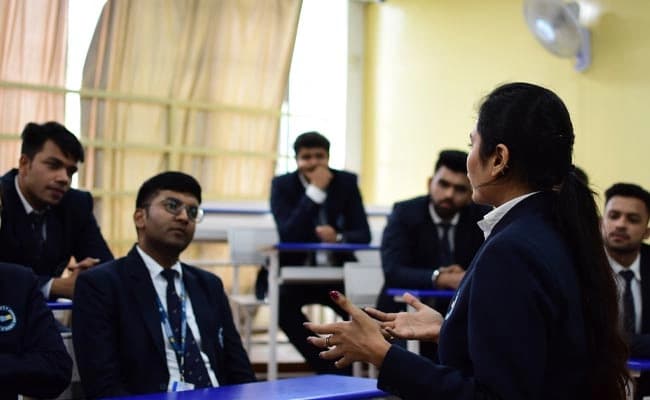 PIMB, Pune Classroom 3.webp