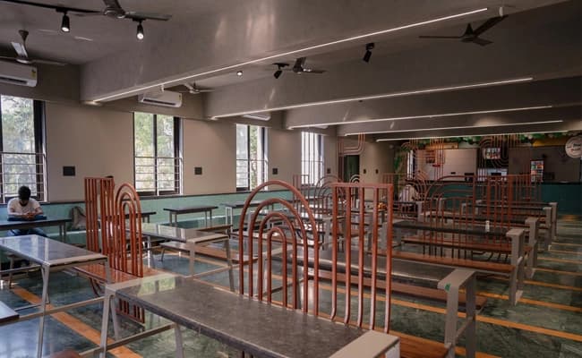 Parul University Vadodara Cafeteria 1.webp