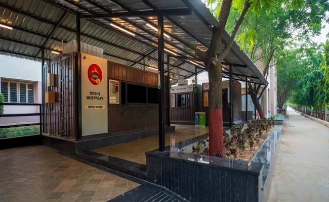 Parul University Vadodara Cafeteria 2.webp