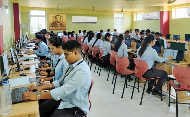 Presidency College,  Berhampur Labs 1.webp