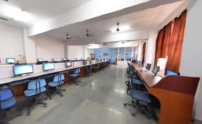 RBMI, Greater Noida Labs 1.webp