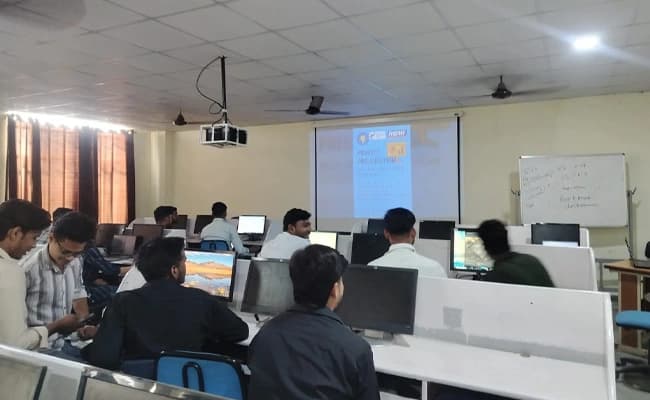 RBMI, Greater Noida Labs 5.webp