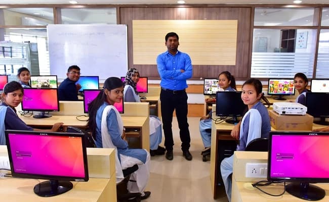 RNTU, Bhopal Labs 1.webp